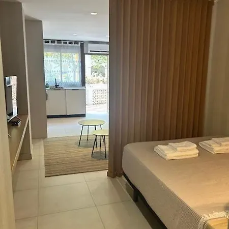 Cozy Just Steps From Old Town *